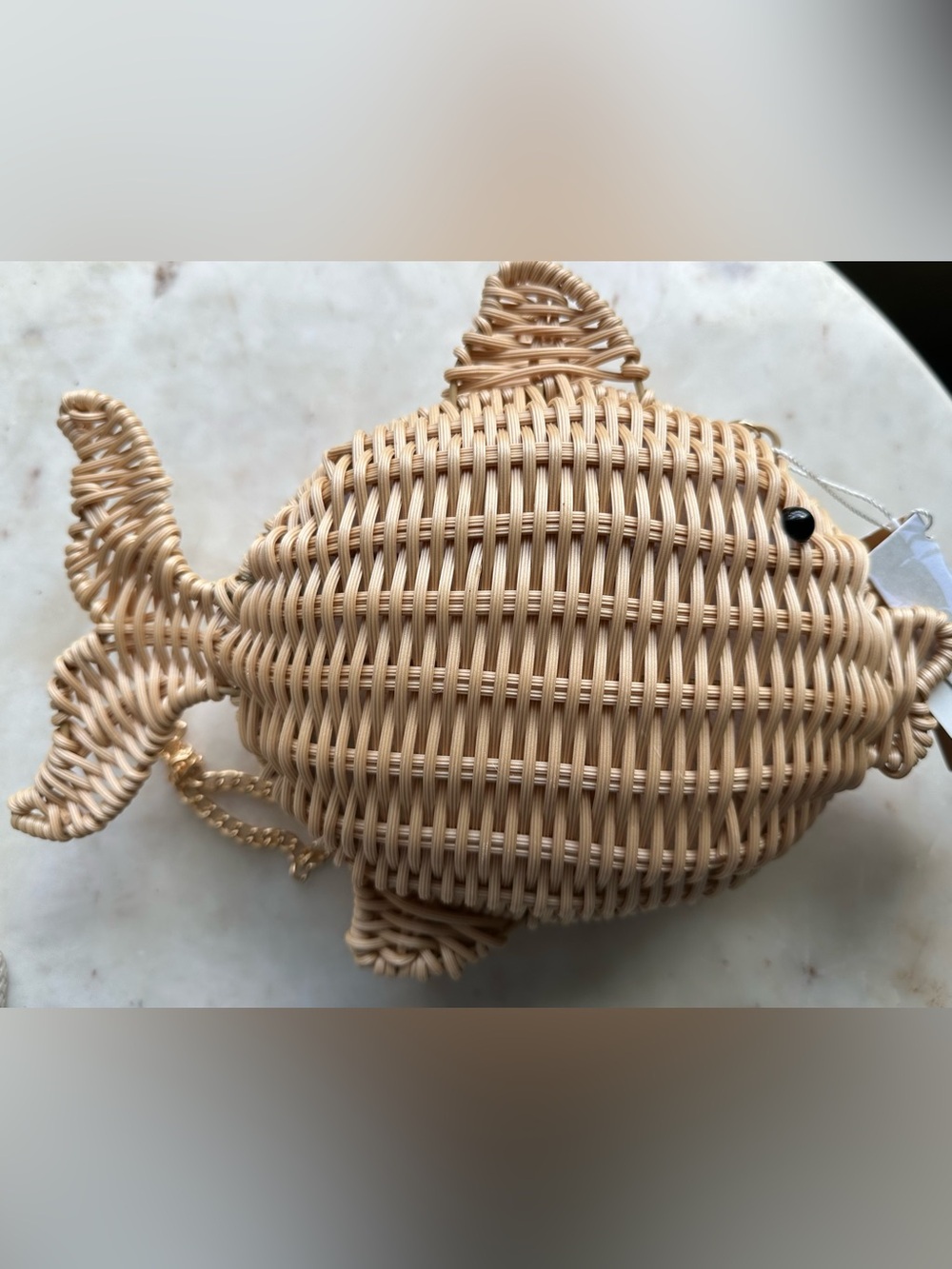 NEW Tommy Bahama Tan Woven Fish Crossbody with Gold Chain New w/ Tags Attached - Picture 6 of 6